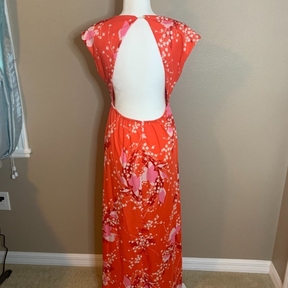 Elegant Red Floral Maxi Dress - Picture 7 of 8